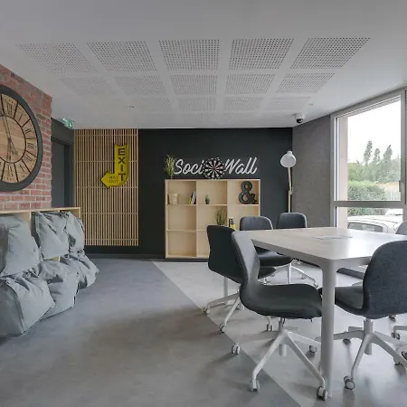 Student Factory Pont De L'arc Apartman